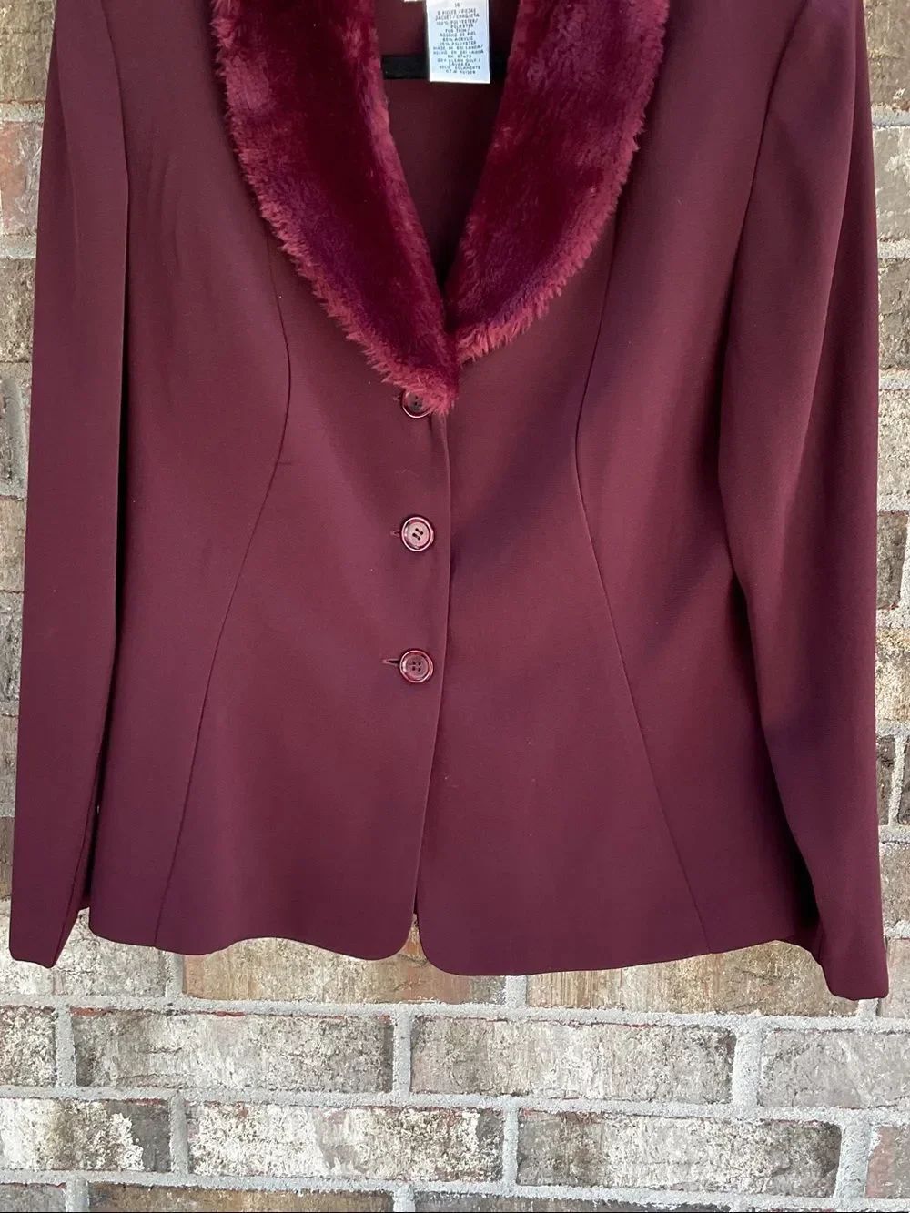 Take 50% OFF- Danny & Nicole Burgundy Blazer with Faux Fur Shawl Collar,Size-14 - Picture 4 of 10